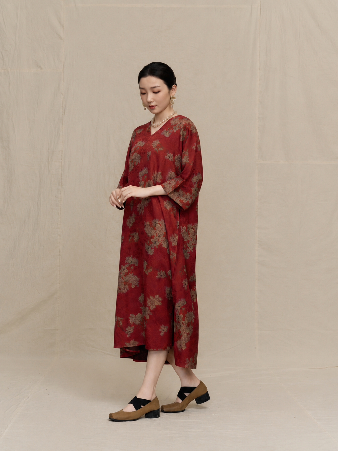 Chinese Painting Series Xiangyun Silk Embroidered Dress — front view