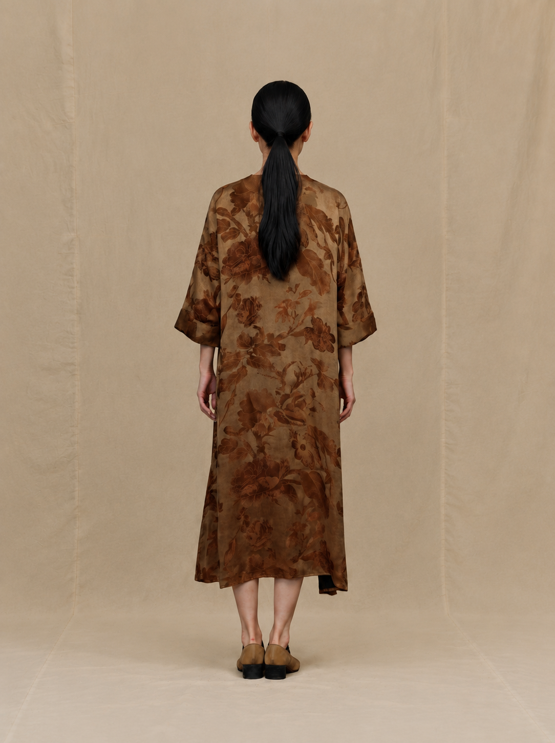 Golden peony short sleeved dress, back view