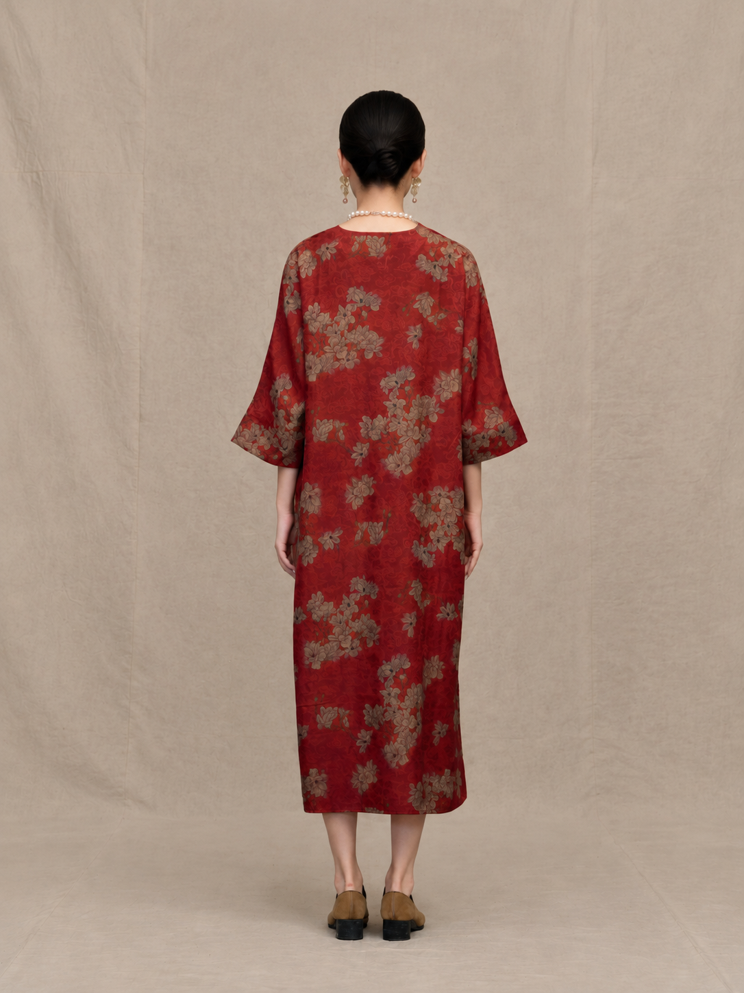 Chinese Painting Series Xiangyun Silk Embroidered Dress — back view