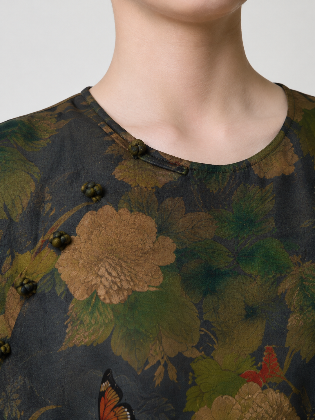 Neckline detail