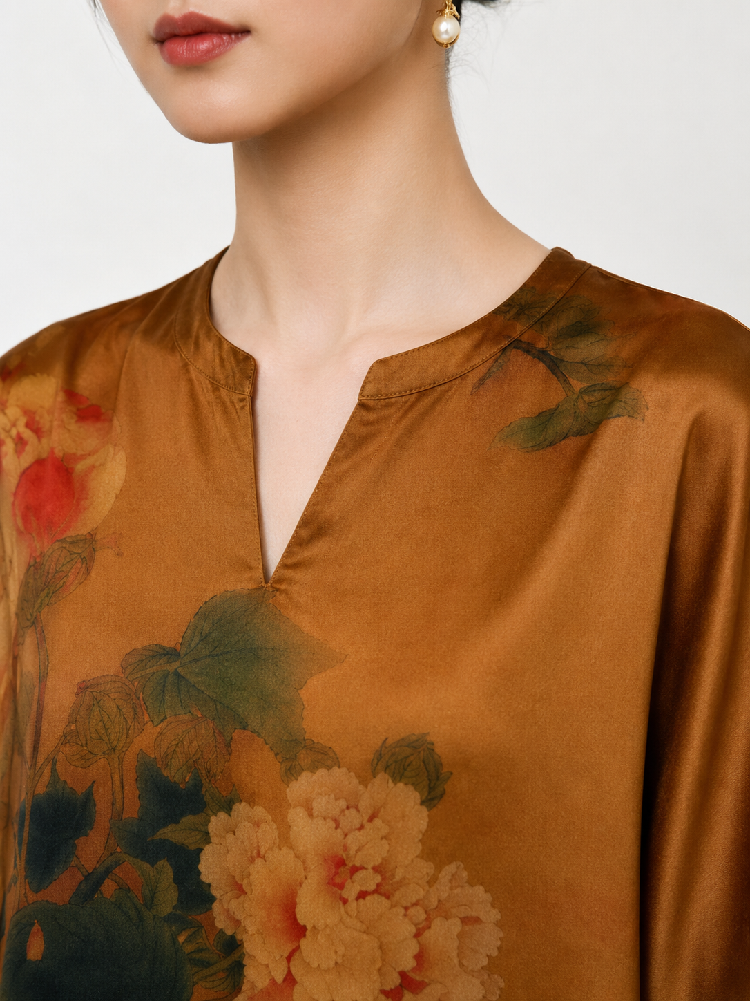 Neckline detail