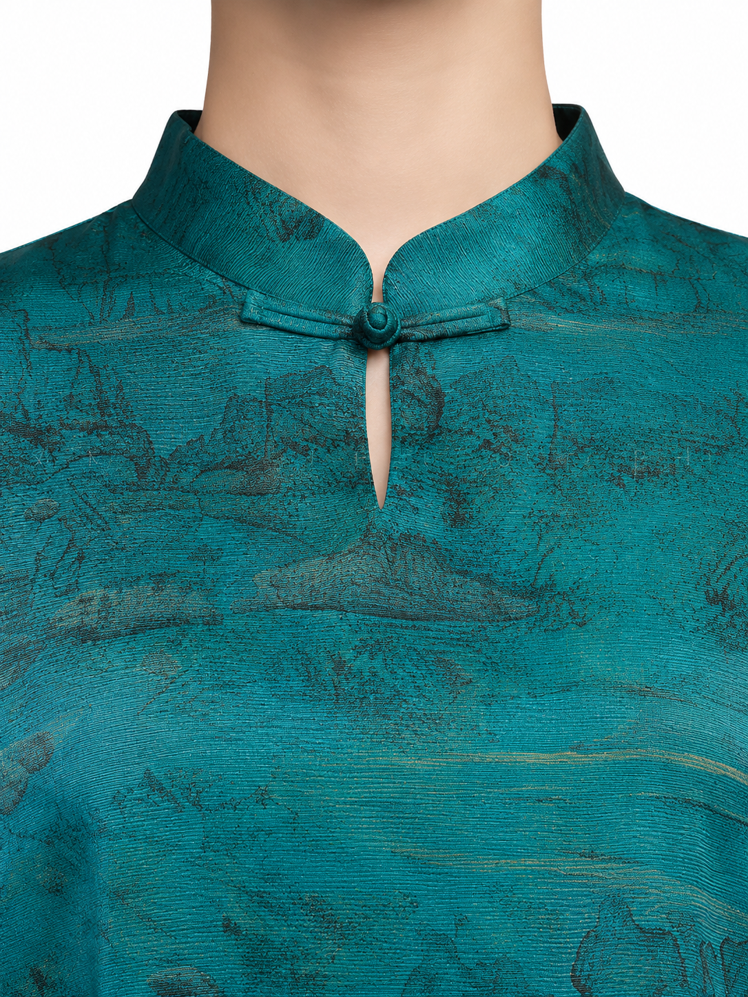Mandarin collar and button detail