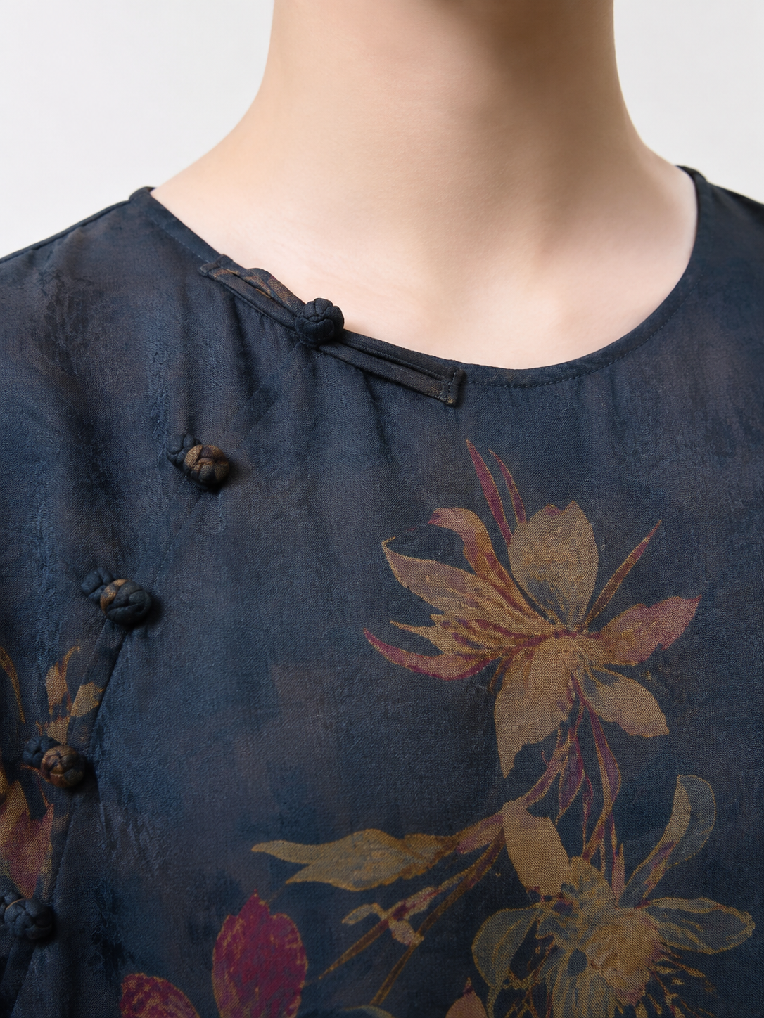 Neckline detail