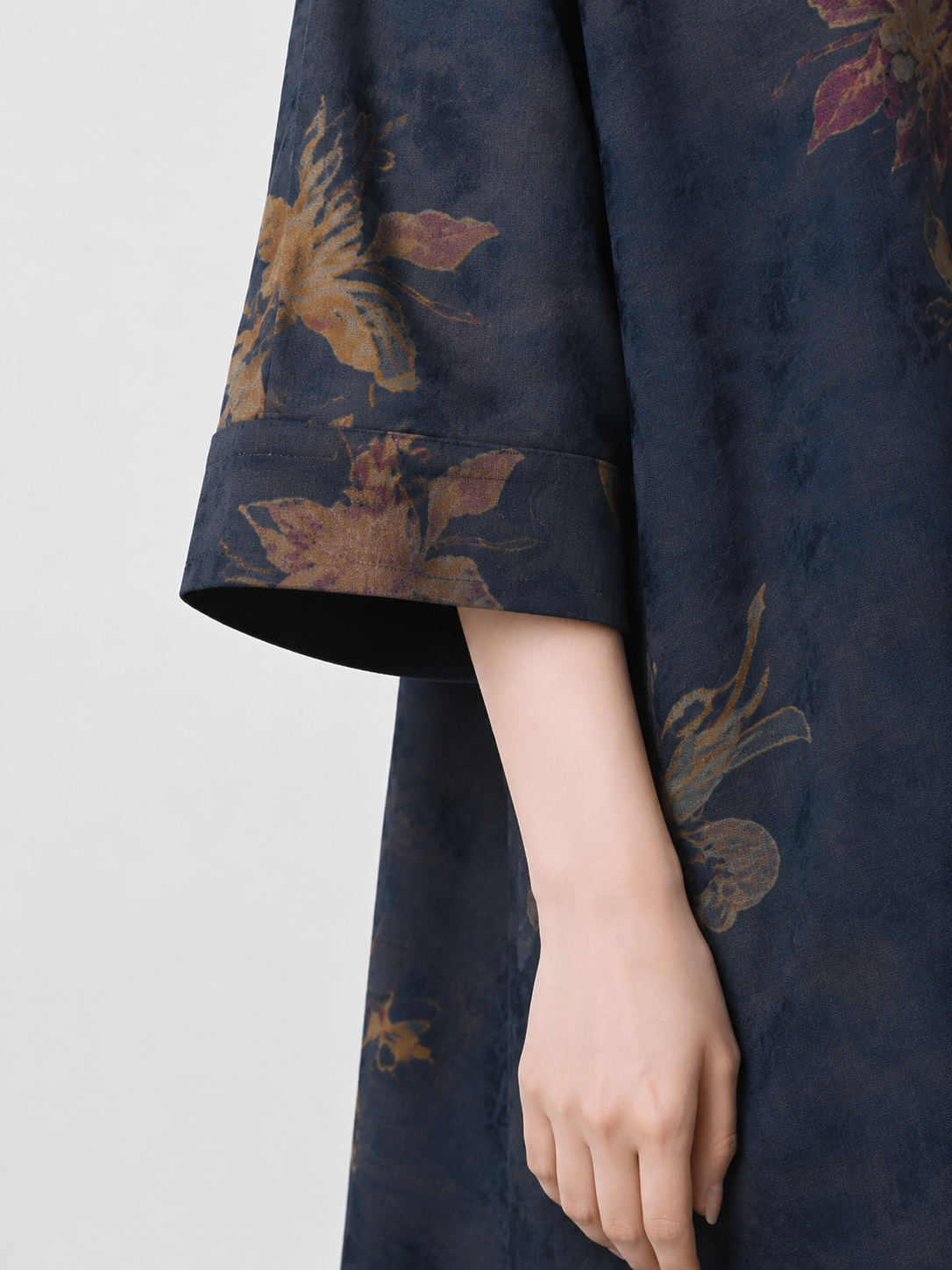 Sleeve cuff detail