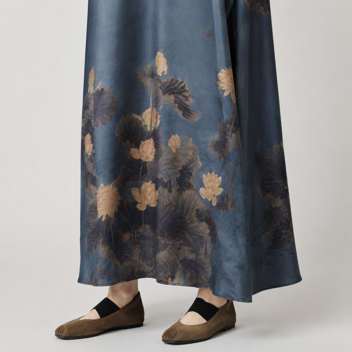 Lotus print hem detail