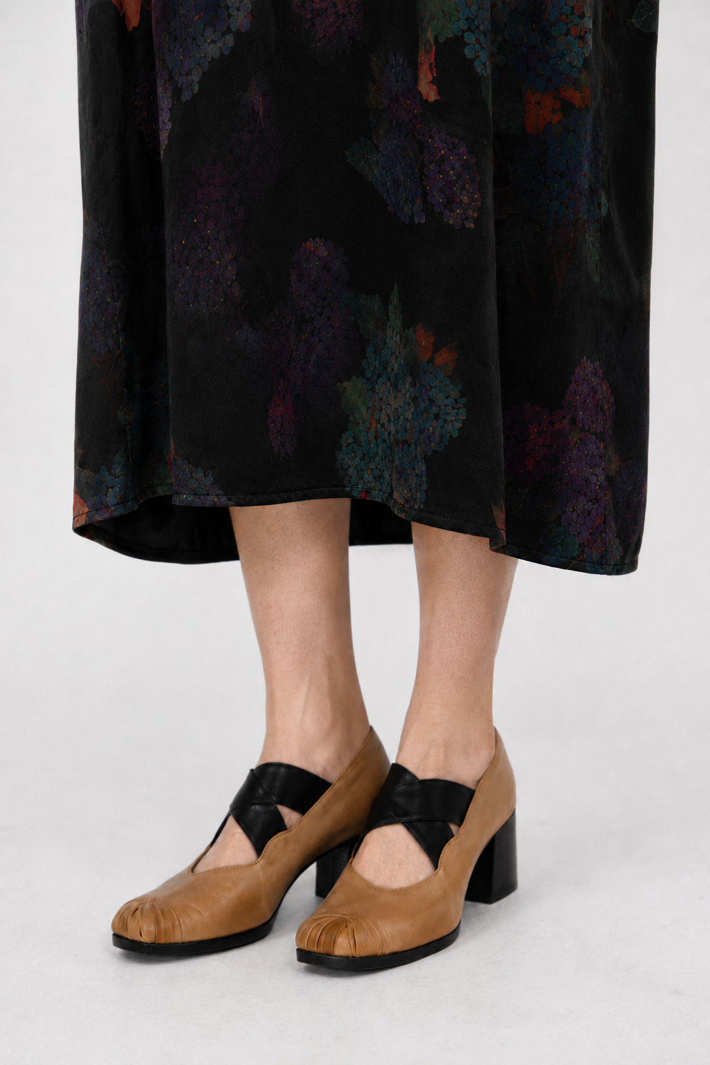 Hydrangea Xiangyun Silk Midi Dress in Charcoal Ink
