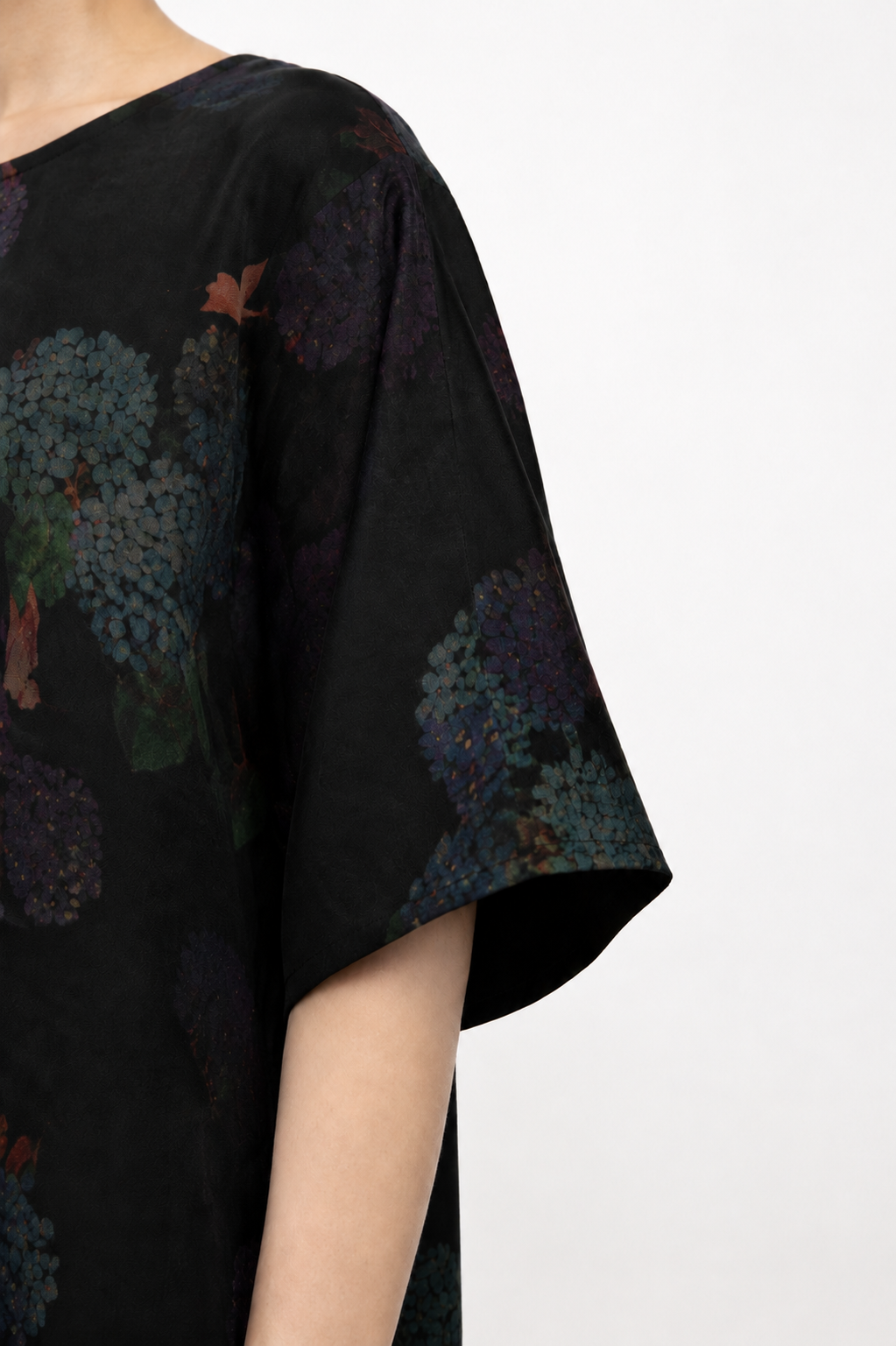 Hydrangea Xiangyun Silk Midi Dress in Charcoal Ink