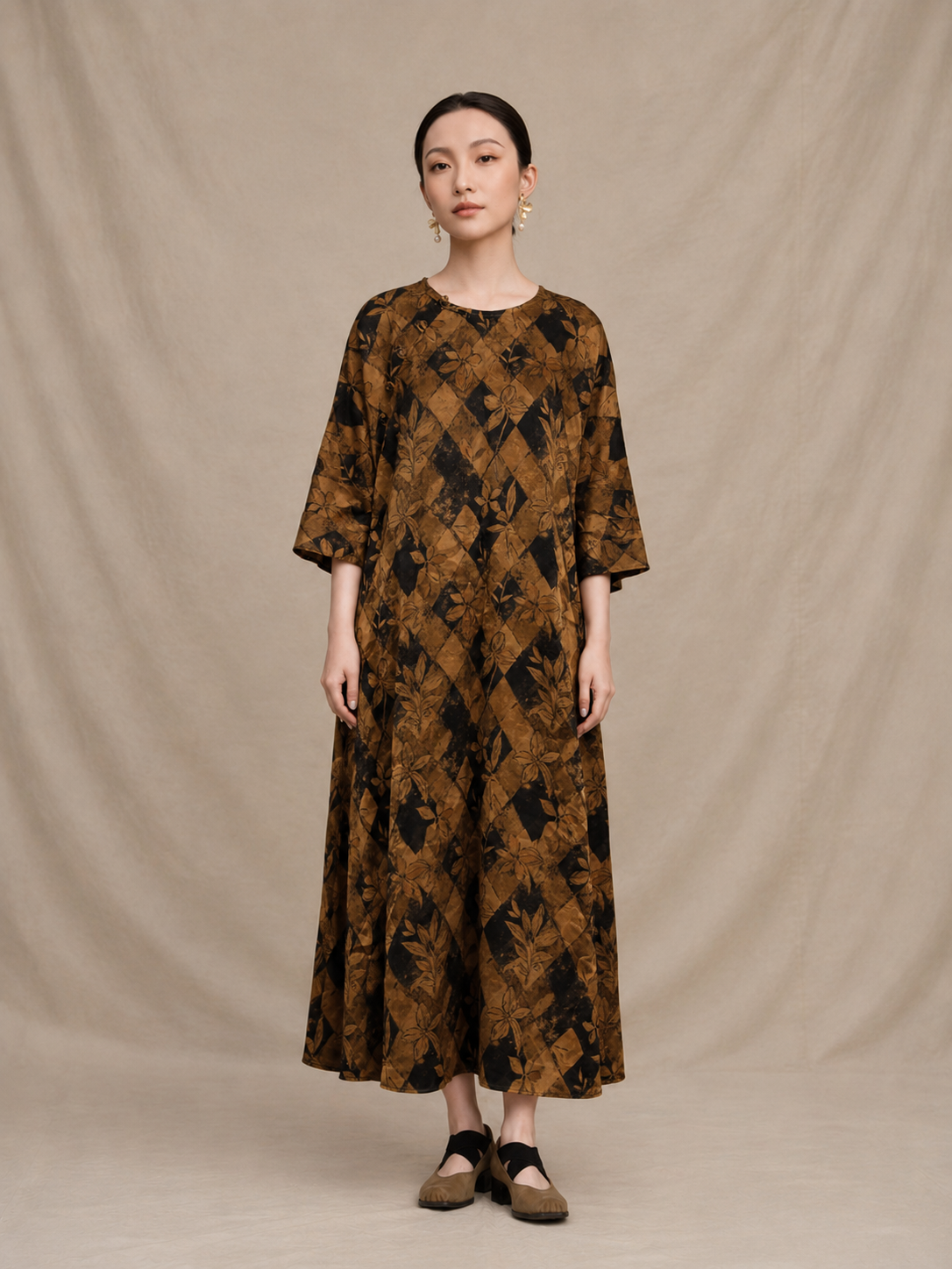 Diamond Lattice Silk Kaftan Dress in Amber & Ink
