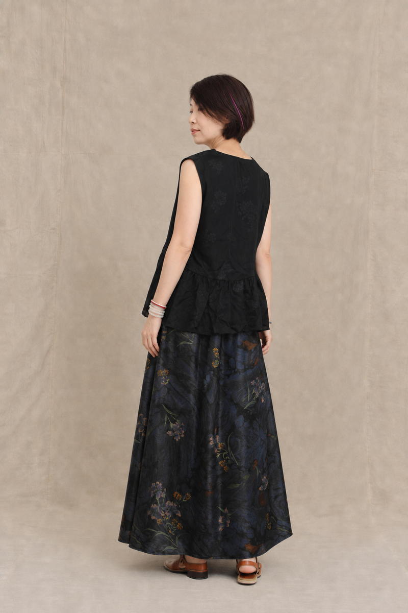 Pleated Xiangyun Silk Maxi Skirt in Charcoal Ink